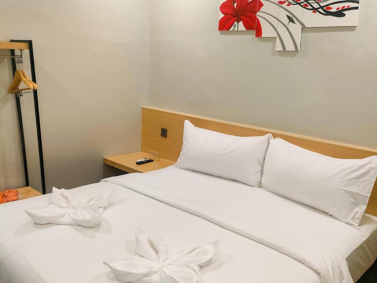Travel Biz Hotel Medan Mitra Reddoorz Exterior photo